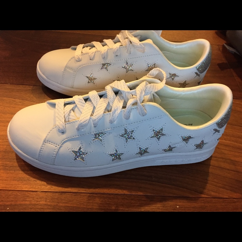 NEW White Skechers Street Star Sneakers - Size 8.5